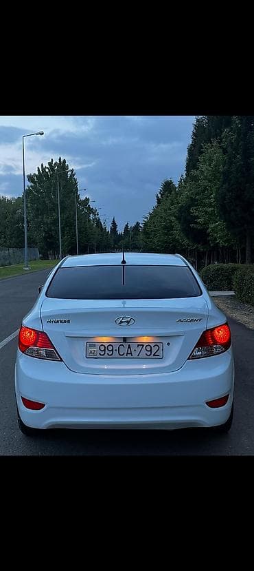bmw e36 spoyler: Hyundai Accent: 1.4 l | 2012 il Sedan — 3