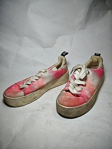 brend krasovkalar: Kurt Geiger KC brendi qadın krossovkaları - Model: Aşağı profilli — 1