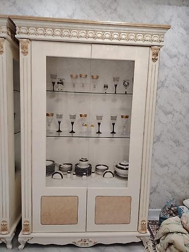 salon ucun: Klassik üslubda 2 ədəd vitrin dolabı - Rəng: krem/ivory, qızılı — 2