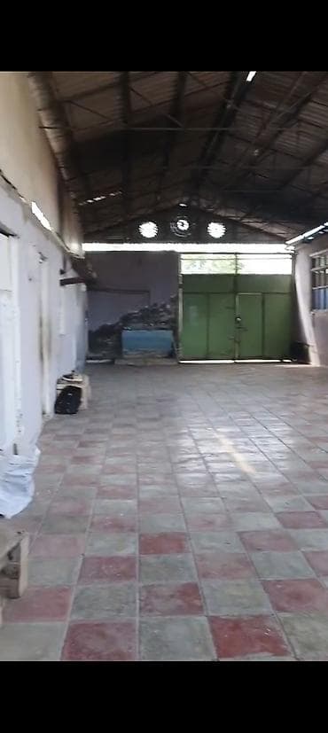 gencede heyet evi satilir: Gence seher Samux rayon ziyadli kend mektebin arxasi. Mehle evi 8 — 7