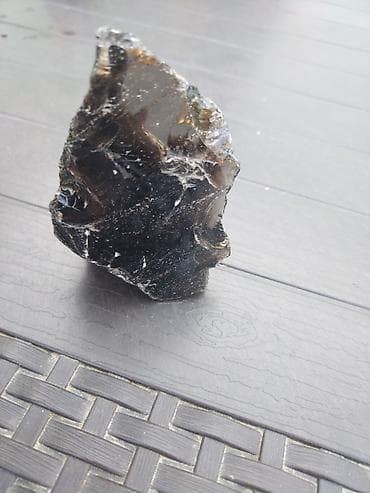 hamam ucun: Nadir tapılan qəhvəyi obsidian daş parçası. - Material: Təbii — 1