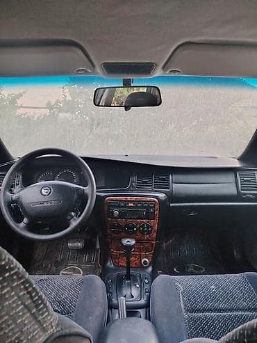 vectra b fara: Opel Vectra: 2 l | 1996 il 300000 km Sedan — 3