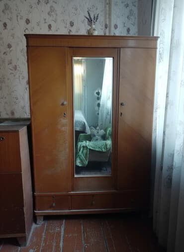 İşlənmiş, Açılan, 3 qapılı Düz dolab, Şifonyer, Rusiya