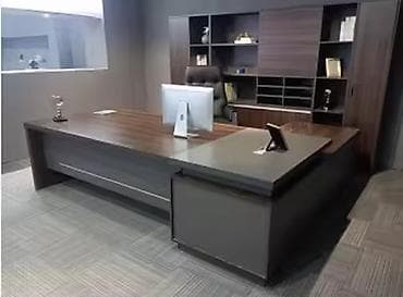 stilski radni sto: Müasir idarəetmə kabineti üçün L‑şəkilli direktor masası və modul rəf — 1