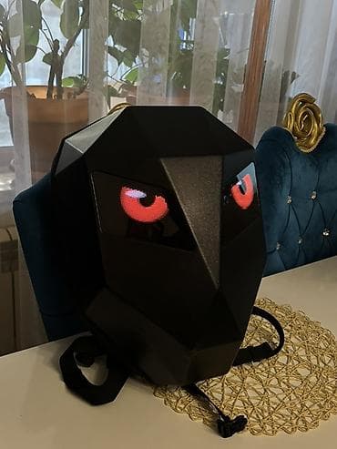 robot əlcək: LED ekranlı sərt qabıqlı “robot üzü” bel çantası - Ön hissədə iki — 1