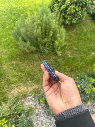 iphone 15 divar kağızları: IPhone 15 Pro, Göy, Face ID — 4