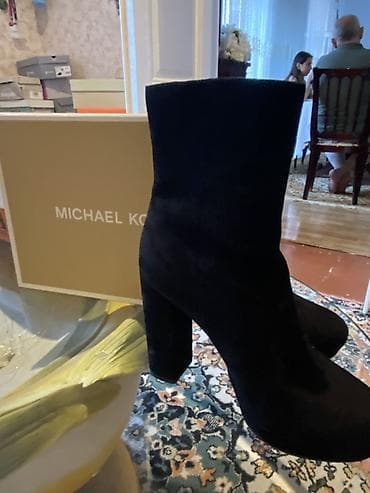 kajila bot: Michael Kors qadın çəkmələri - Model: Qalın dabanlı, yüksək boğazlı — 2