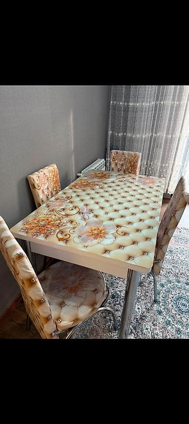 Mətbəx üçün, İşlənmiş, Açılmayan, Künc masa, 4 stul lalafo.az -da Mətbəx üçün, İşlənmiş, Açılmayan, Künc masa, 4 stul