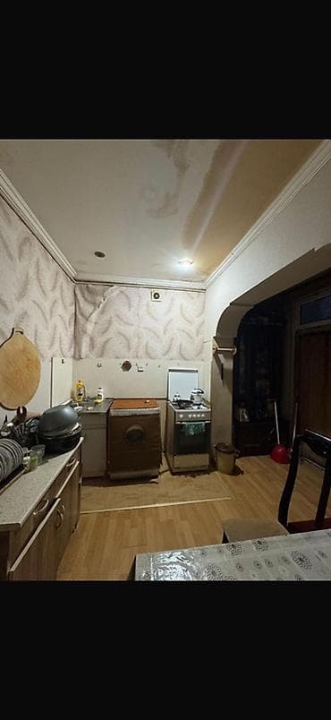 nizami rayonu ev: Xalqlar dostluğu,Nizami rayonu,Bəhruz Nuriyev küçəsi 42, mənzil 37 — 7
