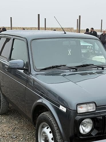 niva abirsofka: VAZ (LADA) 4x4 Niva: 1.7 l | 2020 il 12109 km Ofrouder/SUV — 10