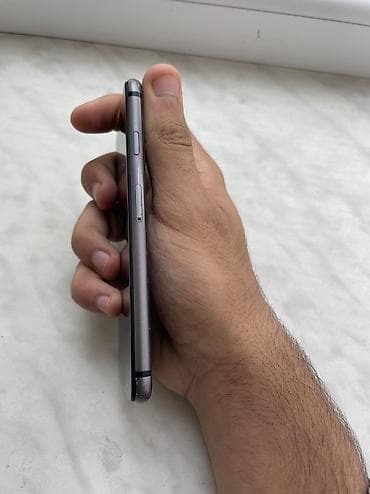 i̇phone 8: IPhone 8, 64 GB, Qara, Barmaq izi — 4
