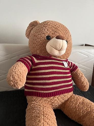 Yumşaq oyuncaq. Ölçü: 1m.
Bağlı vəziyətdədir ki, tozlu olmasın — 2
