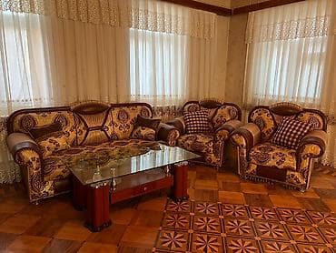 stol stul kredit: Klassik üslubda mebel dəsti - Komplekt: 1 geniş üçnəfərlik divan, 2 — 1