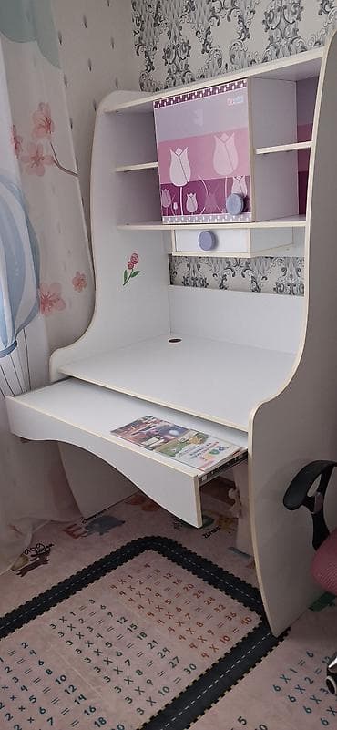 gence divan: Qız üçün, Yazı masası — 4