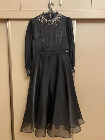 вечернее платье шифоновый: Qara zərif ziyafət donu - Material: atlas/parıltılı teksturaya malik — 1