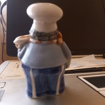 suse saxlama qablari: Farfor duz qabı satılır. - Duz qabı Quba şəhərindədir. - Şamaxinkaya — 2