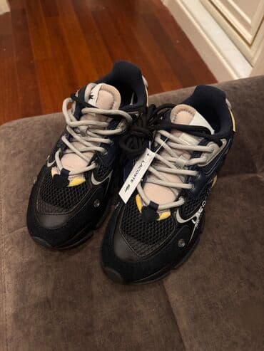 nike cortez qadın krossovkaları: Ölçü: 39.5, rəng - Qara, Yeni — 2