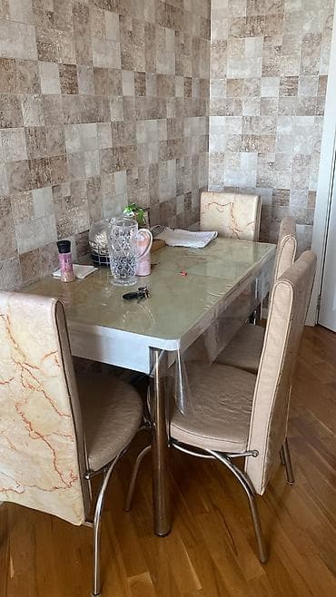 Mətbəx masa dəsti satılır 100₼. 4 oturcağı var.Ünvan Həzi — 1