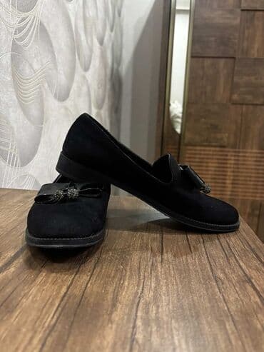 Ölçü: 37, rəng - Qara, İşlənmiş