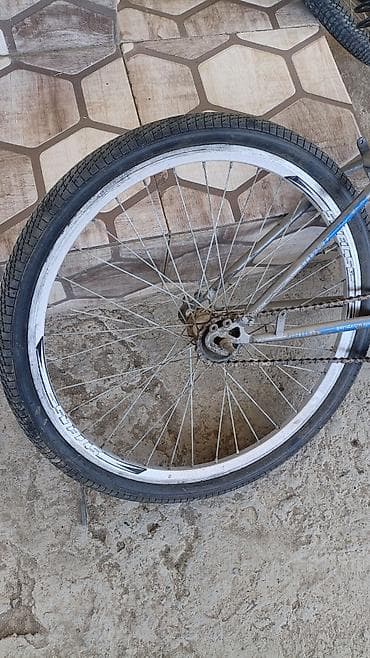 larzon disk: Salamlar olsun. Bu 24 lük velosipet təkərləridir ön və arxa təkərdir — 4
