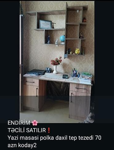 Yazı masası və divar polkası komplekti. Dəstə geniş iş səthinə malik lalafo.az -da Yazı masası və divar polkası komplekti. Dəstə geniş iş səthinə malik