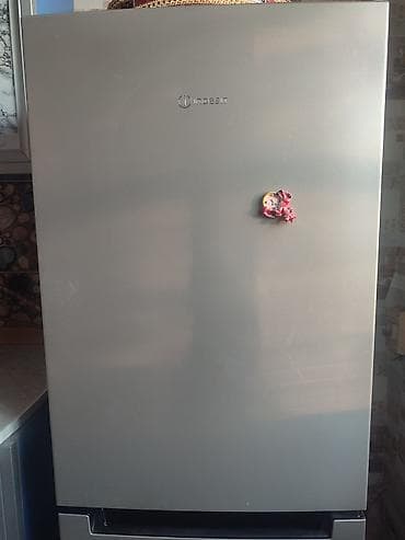 sharp soyuducu: 2 qapılı Indesit Soyuducu Satılır, rəng - Gümüşü — 2