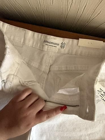 Stradivarius qadın şortu - Model: Mom Slim Fit - Rəng: ağ - Ölçü: 40 — 4