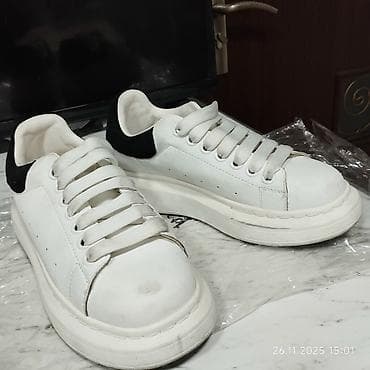 Tuflilər: Məhsul: Alexander McQueen Oversized Sneaker (ağ/qara) - Rəng: ağ üst — 1