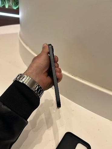 iphone 2ci əl: IPhone 15, Qara — 7