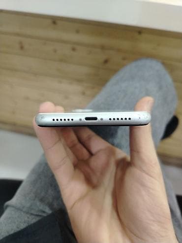 en ucuz asus notebook: IPhone 11, Ağ, Face ID — 7