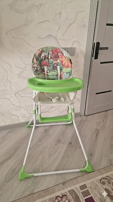 Uşaq geyimi və ayaqqabıları: Çox yaxsi veziyetdedir.Asanliqla yigila bilir, uşaq yıxılmasın deye — 1