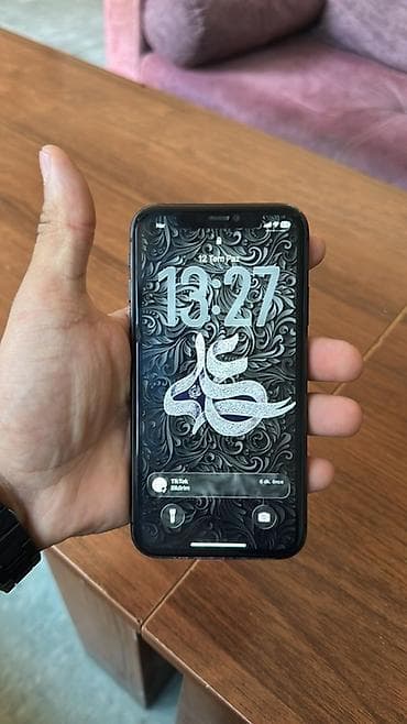 i̇phone 5: IPhone 11, Qara, Simsiz şarj — 1