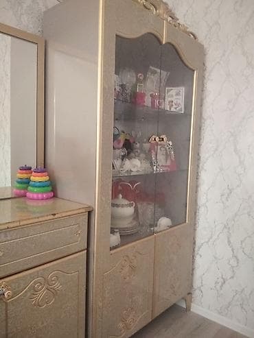 dolab kilidi: Şüşəli dolab vitrini — 4