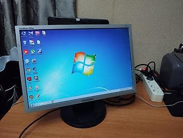 LCD Monitor Samsung SyncMaster Model: 920NW