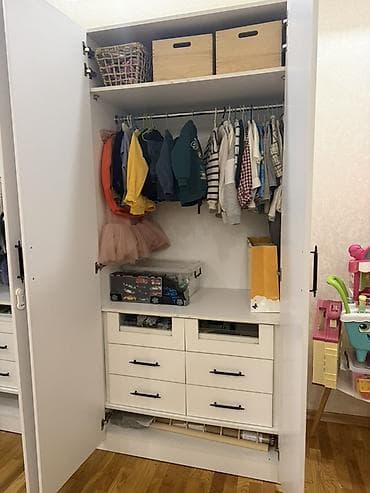 isqaf: Şkaf satılır. Ölçüləri: — eni: 200 sm — hündürlüyü: 230 sm — — 5