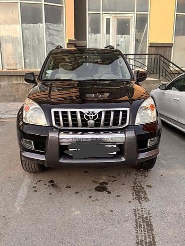 07 salonu: Toyota Land Cruiser Prado (J120) SUV - Gövdə: qara rəng, ön hissədə — 1
