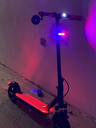 Elektrikli samokatlar: İşlənmiş Elektrik samokat 8", 251 - 350 Vt, 26 - 35 km/s, Ünvandan götürmə — 2