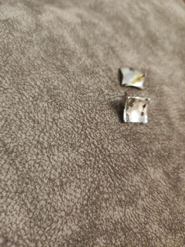 xari bulbul yaxa sancagi: Rəngi gedməyən sırğa — 4