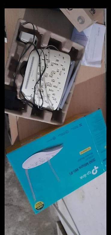 modem adaptoru: TP-Link 300 Mbps Wi‑Fi router Xüsusiyyətlər: - Sürət: 2.4 GHz — 1