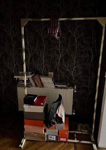 șkaf: Metall paltar asqısı – asma relsli stend - Material: möhkəm metal — 1
