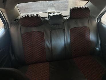 audi a6 2000: Toyota Yaris: 1.3 l | 2008 il Sedan — 4