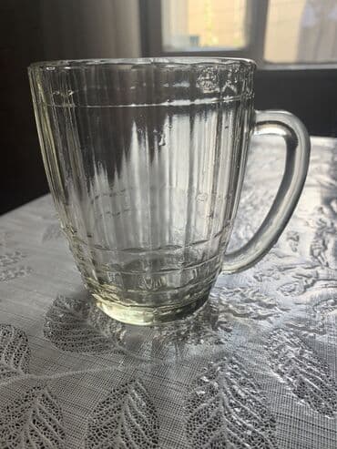 Pive bakali yenidir, Cox saydadir. Şəffaf şüşədən hazırlanmış