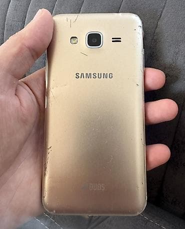 philips xenium 9@9h: Samsung rəng - Qızılı, İki sim kartlı — 3