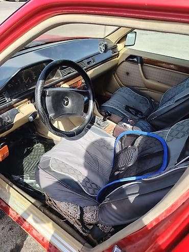 Mercedes-Benz 200: 2 l | 1991 il Sedan — 9