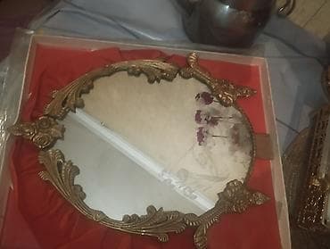 Qədimi latın güzgü tezədi qutusunda