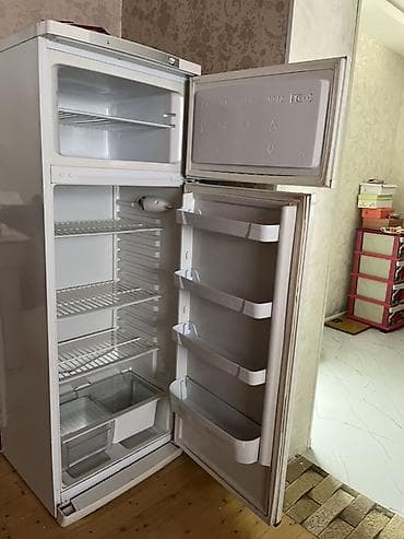 xaladelnik satiram: 2 qapılı Indesit Soyuducu Satılır, rəng - Ağ — 3