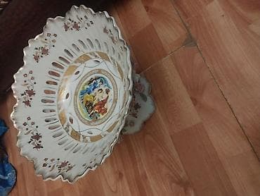 çiçək: Porcelan ayaqlı meyvə qabı / Meyvə qabi istifade olunmayıb. Unvan — 5