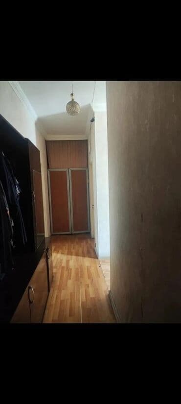 bine sovxoz: 2 otaqlı bina evi . Real alıcıya endirim olunacaq . Maklerlər narahat — 1