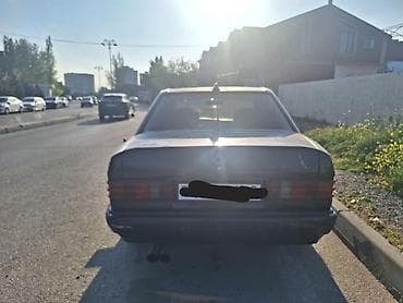 190 kredit: Mercedes-Benz 190 (W201): 2 l | 1992 il Sedan — 2