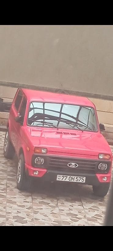 lada 09: LADA Niva (VAZ 2121) – parlaq qırmızı rəngdə şəhər və off-road üçün — 4